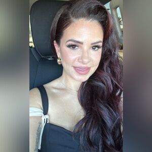 Meet your Posher, Liz